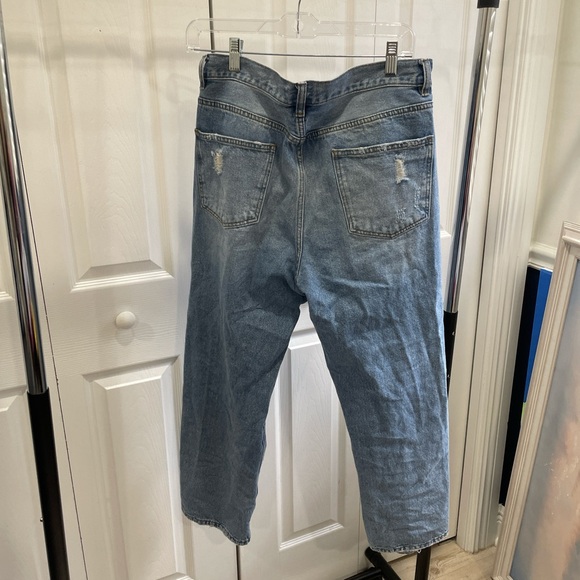 Signature 8 Distressed Jeans Size Large - Picture 2 of 3